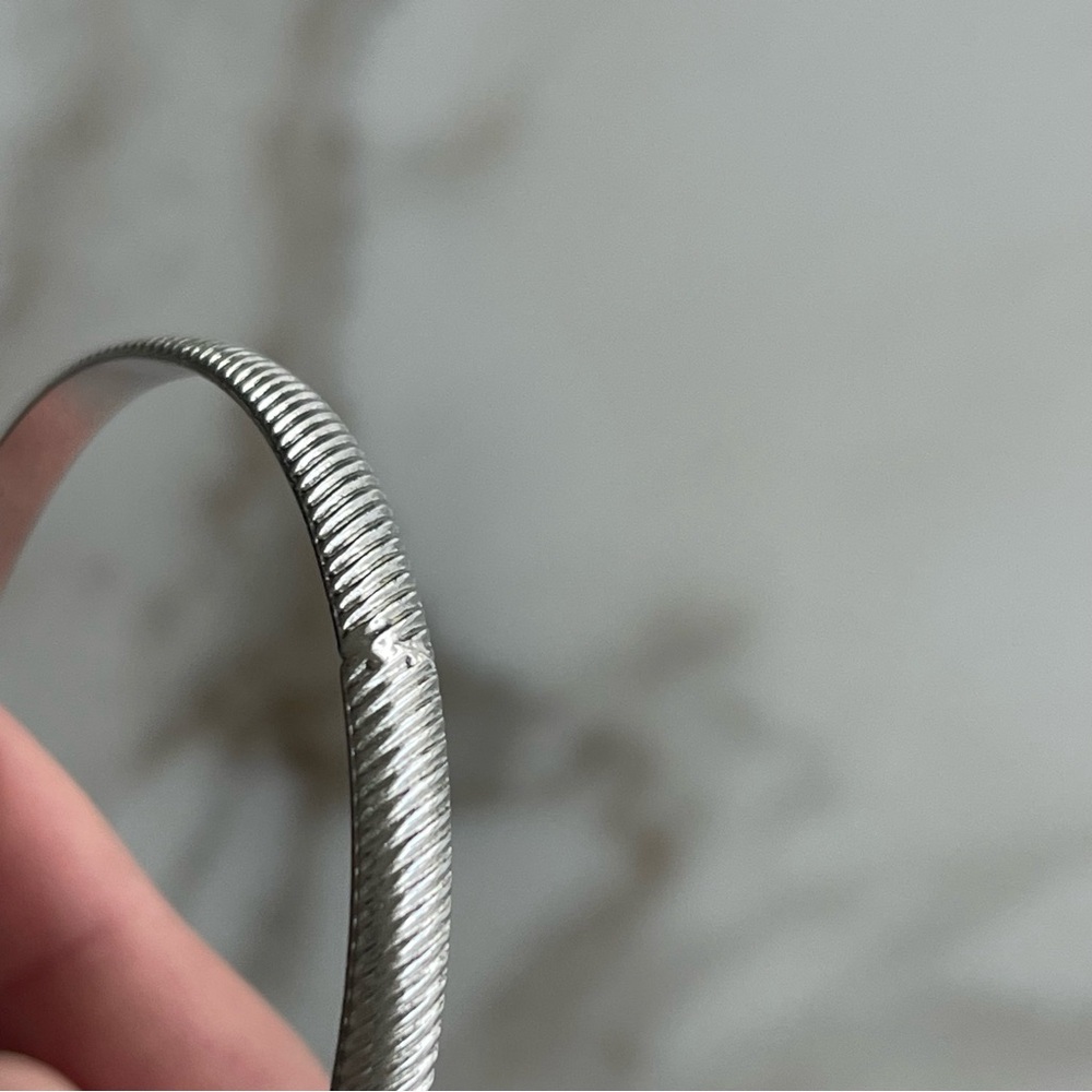 Vintage Sterling Wells Silver Basic Bangle Bracelet - Picture 4 of 5